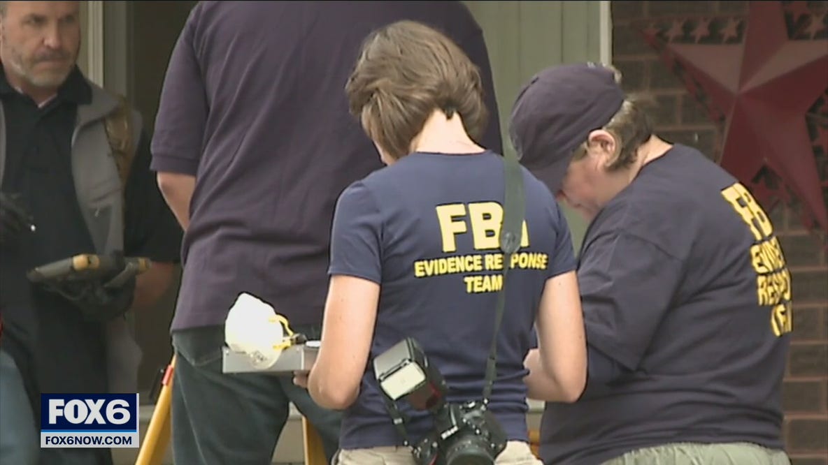 Racine federal agent shot, documents detail events